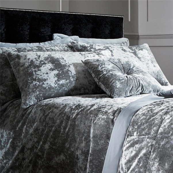 Catherine Lansfield Silver Crushed Velvet Duvet Cover And Pillowcase Set 4 Catherine Lansfield Silver Crushed Velvet Duvet Cover And Pillowcase Set - Image 2