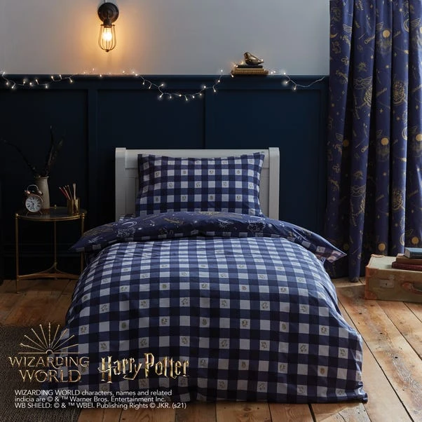 Harry Potter Hogwarts Glow In The Dark Duvet Cover And Pillowcase Set 4 Harry Potter Hogwarts Glow In The Dark Duvet Cover And Pillowcase Set - Image 2