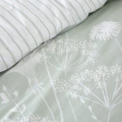 Catherine Lansfield Meadowsweet Floral Green Reversible Duvet Cover And Pillowcase Set -pillowcase shop 1000184226 alt02