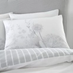 Catherine Lansfield Meadowsweet Floral White Reversible Duvet Cover And Pillowcase Set -pillowcase shop 1000184227 alt01