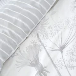 Catherine Lansfield Meadowsweet Floral White Reversible Duvet Cover And Pillowcase Set -pillowcase shop 1000184227 alt02