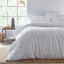 Dunelm Aria Seersucker White 100% Cotton Oxford Pillowcase -pillowcase shop 1000185913 alt02