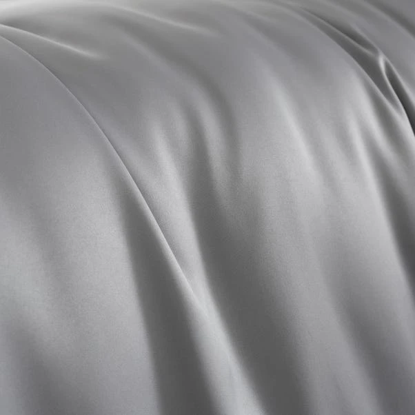 Catherine Lansfield Silky Soft Satin Silver Duvet Cover And Pillowcase Set 5 Catherine Lansfield Silky Soft Satin Silver Duvet Cover And Pillowcase Set - Image 3