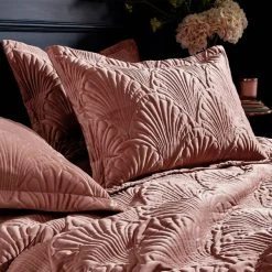 Paoletti Palmeria Blush Embroidered Reversible Duvet Cover And Pillowcase Set 7 Paoletti Palmeria Blush Embroidered Reversible Duvet Cover And Pillowcase Set -pillowcase shop 30747014 alt02