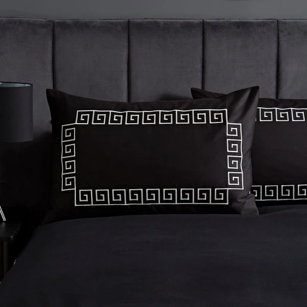 Hotel Greek Key Black Duvet Cover And Pillowcase Set 4 Hotel Greek Key Black Duvet Cover And Pillowcase Set - Image 2