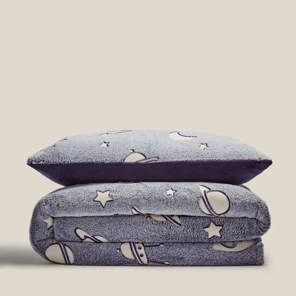 Dunelm Stars Navy Glow In The Dark Fleece Duvet Cover And Pillowcase Set 5 Dunelm Stars Navy Glow In The Dark Fleece Duvet Cover And Pillowcase Set - Image 4