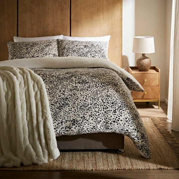 Dunelm Animal Printed Fleece Duvet Cover And Pillowcase Set 3 Dunelm Animal Printed Fleece Duvet Cover And Pillowcase Set
