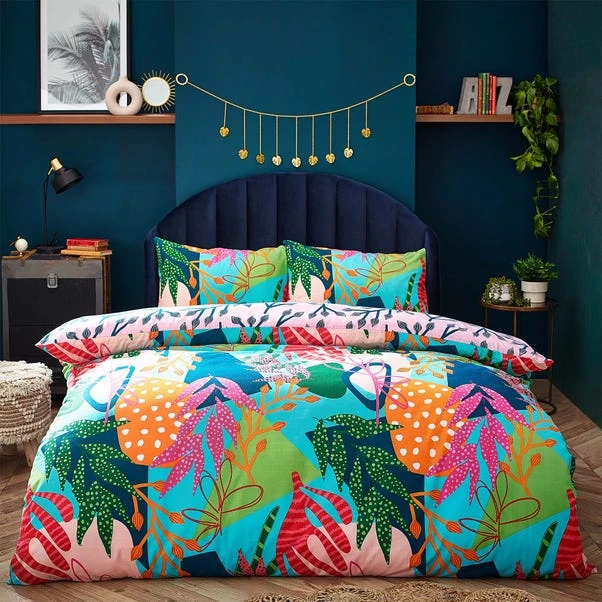 Furn Coralina Reversible Duvet Cover And Pillowcase Set 4 Furn Coralina Reversible Duvet Cover And Pillowcase Set - Image 2
