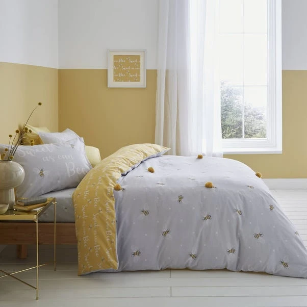 Catherine Lansfield As Sweet As Can Be Pom Pom Duvet Cover And Pillowcase Set 4 Catherine Lansfield As Sweet As Can Be Pom Pom Duvet Cover And Pillowcase Set - Image 2