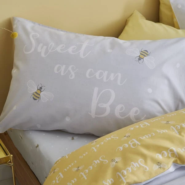 Catherine Lansfield As Sweet As Can Be Pom Pom Duvet Cover And Pillowcase Set 6 Catherine Lansfield As Sweet As Can Be Pom Pom Duvet Cover And Pillowcase Set - Image 4