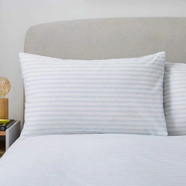 Dunelm Luiza Lemons Yellow Reversible Duvet Cover And Pillowcase Set 5 Dunelm Luiza Lemons Yellow Reversible Duvet Cover And Pillowcase Set - Image 4